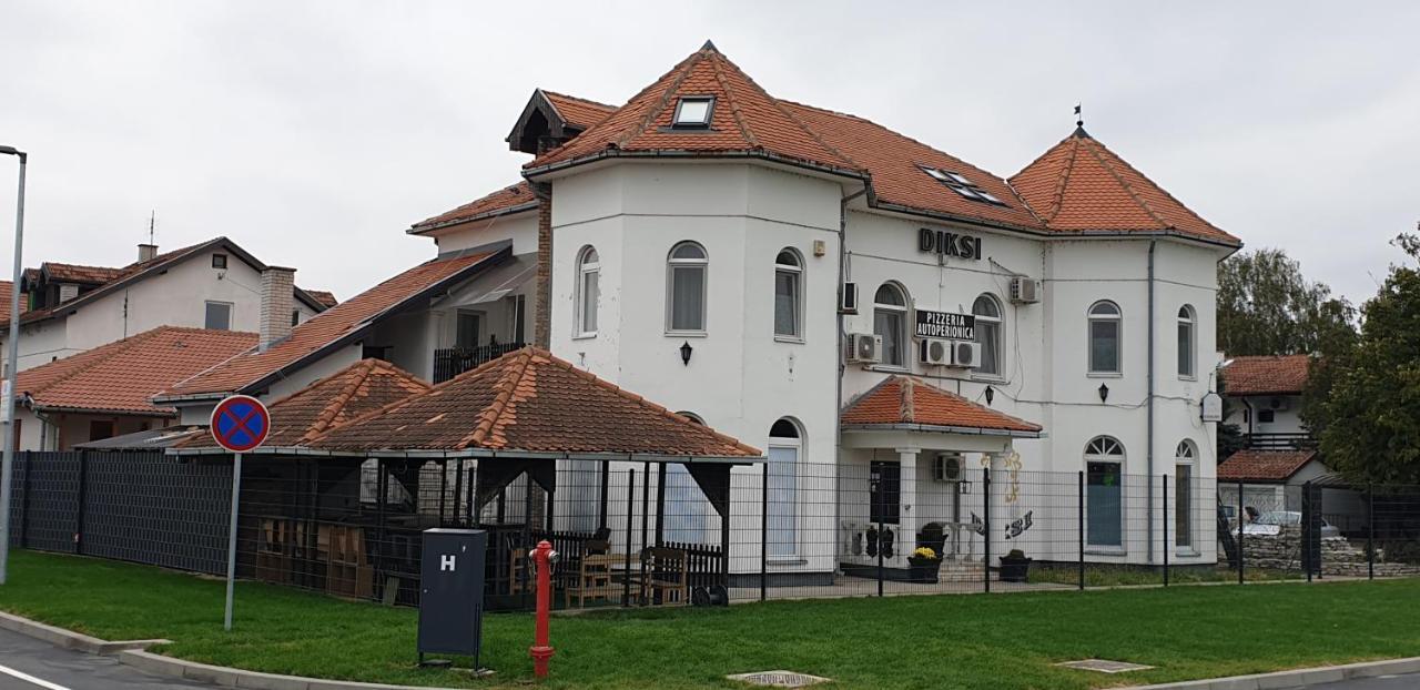 Apartmani Diksi Zrenjanin Zewnętrze zdjęcie
