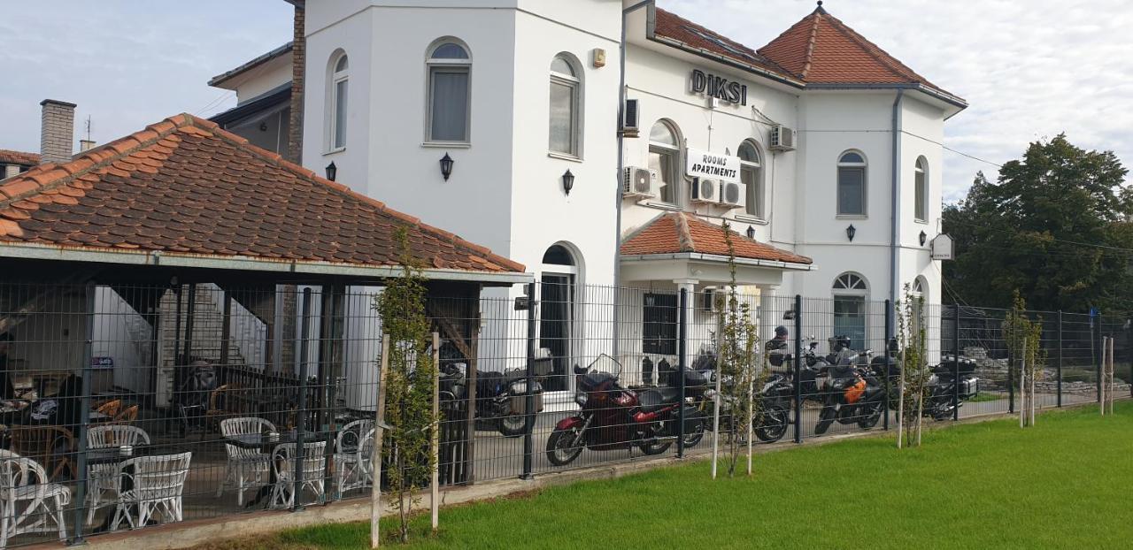 Apartmani Diksi Zrenjanin Zewnętrze zdjęcie