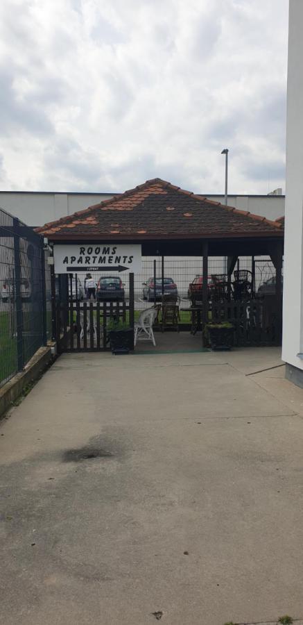 Apartmani Diksi Zrenjanin Zewnętrze zdjęcie