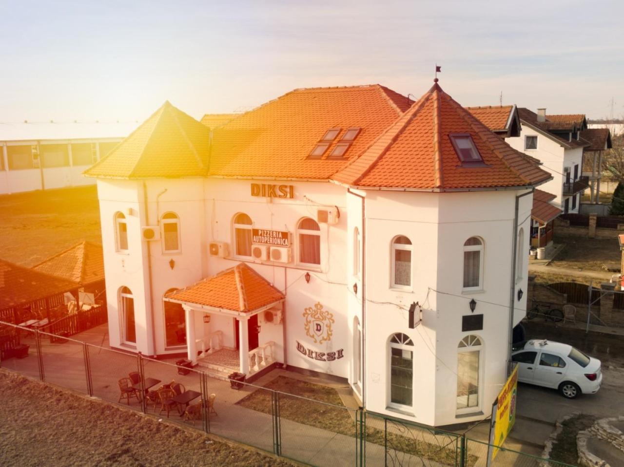 Apartmani Diksi Zrenjanin Zewnętrze zdjęcie