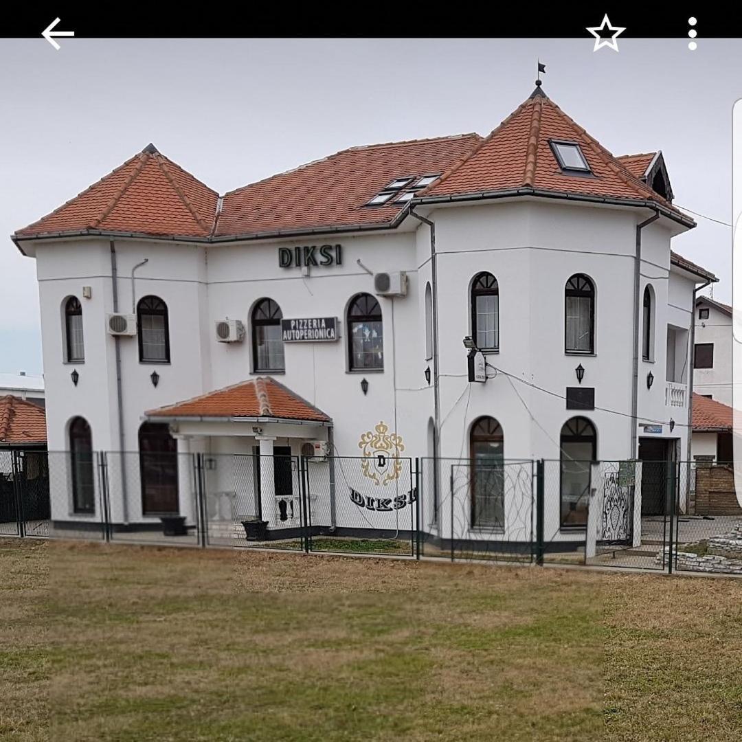 Apartmani Diksi Zrenjanin Zewnętrze zdjęcie