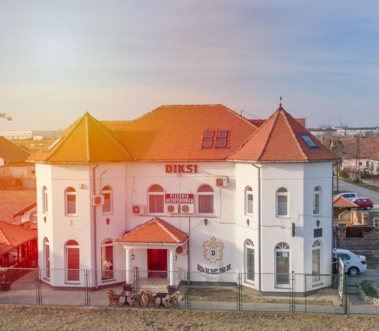 Apartmani Diksi Zrenjanin Zewnętrze zdjęcie