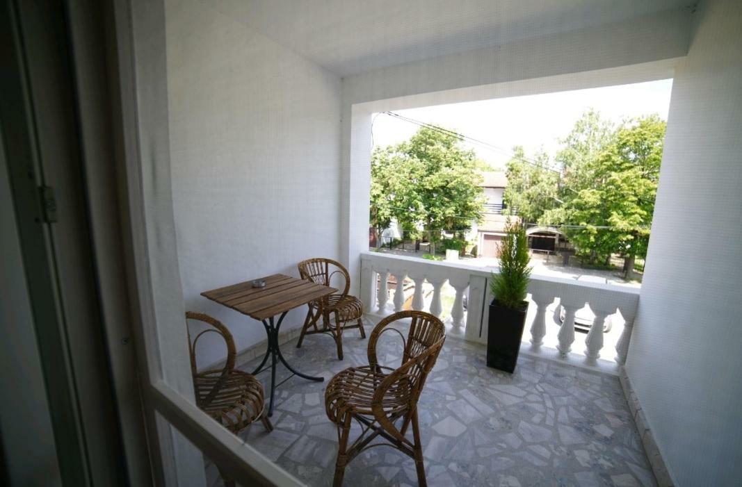Apartmani Diksi Zrenjanin Zewnętrze zdjęcie